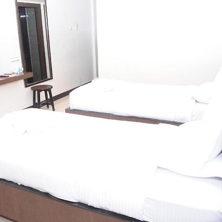 Hotel Surya Раджамандри Экстерьер фото