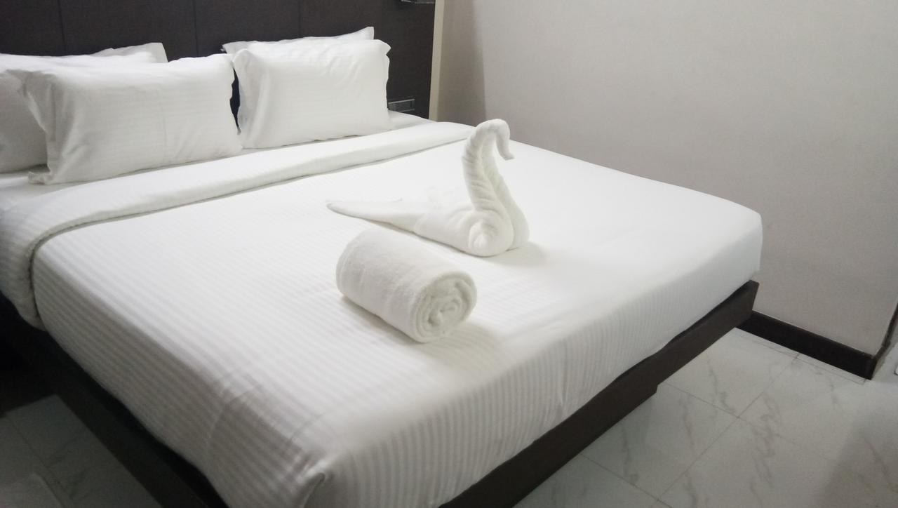 Hotel Surya Раджамандри Экстерьер фото