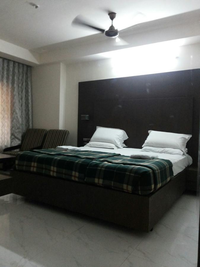 Hotel Surya Раджамандри Экстерьер фото